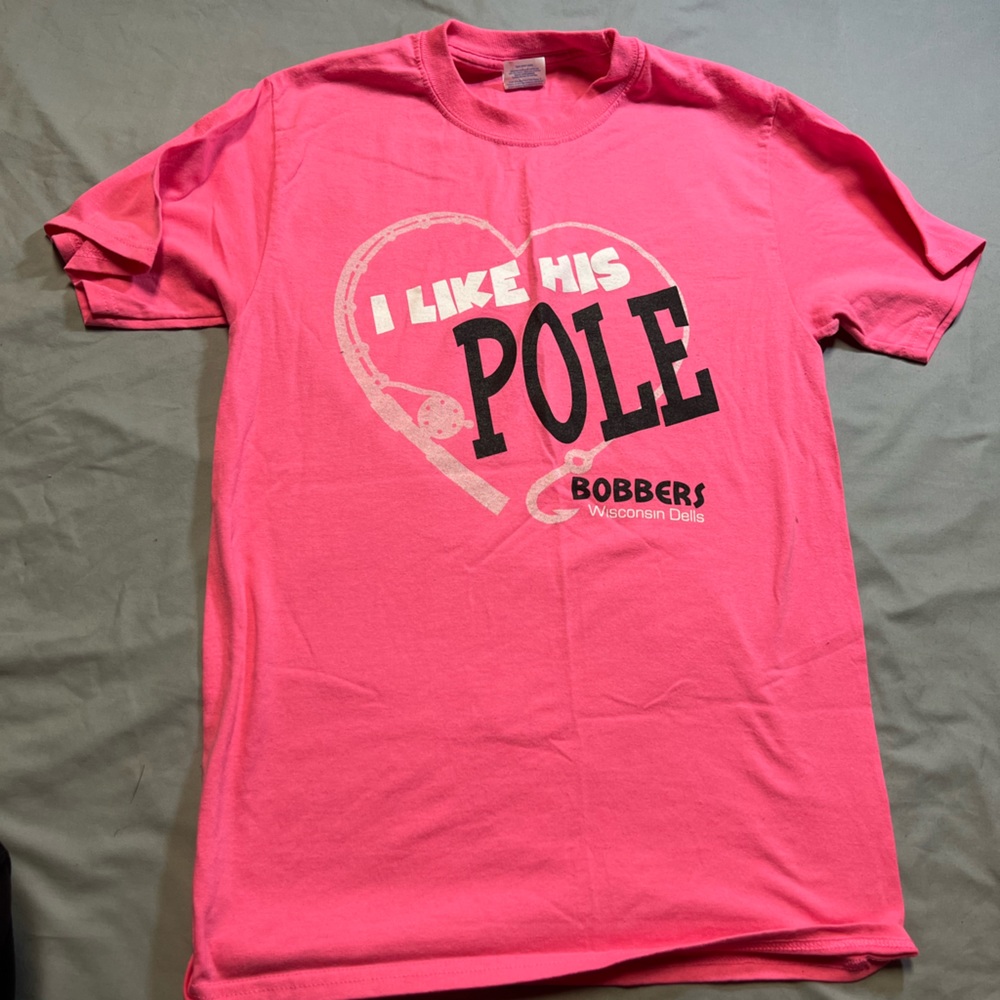 GRAPHIC TEES